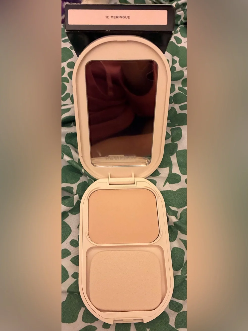 Laura Mercier Real Flawless Feather Matte Powder Foundation 1C Meringue 7.6g